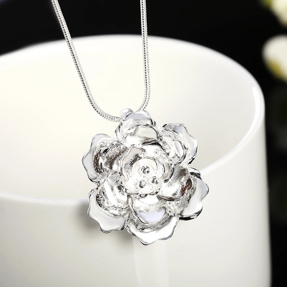 Flower Pendant Necklace